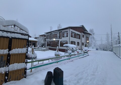 Gulmarg Gulsitara Resorts