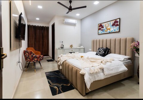 KK Residency sector 57