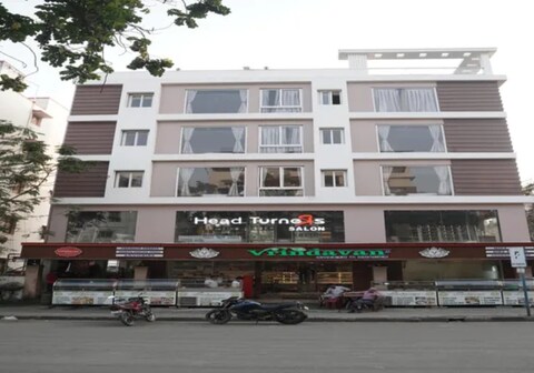 FabHotel Silverstone Villa
