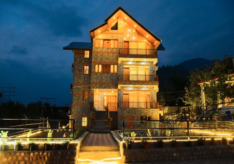 The Royal woods by Aaroham Manali