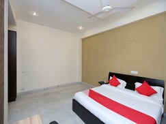 OYO 24323 Lakshmi Residency, Delhi OYO 24323 Lakshmi Residency, Delhi
