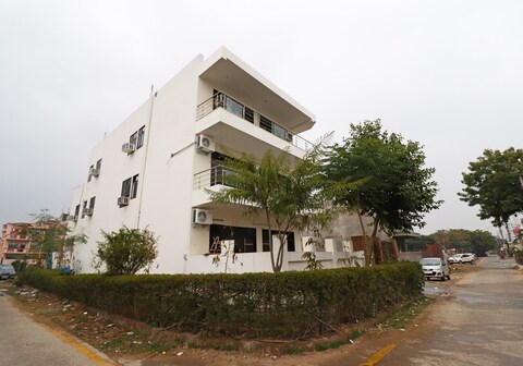 Hotel O Laxmi Residency