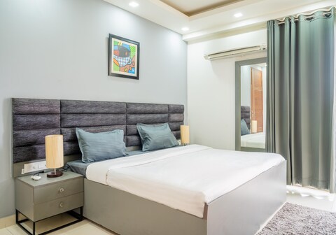 Housr Sector 43 Gurgaon Near Paras Hospital