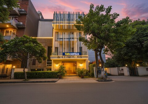FabHotel Premium Nest- Golf Course Road