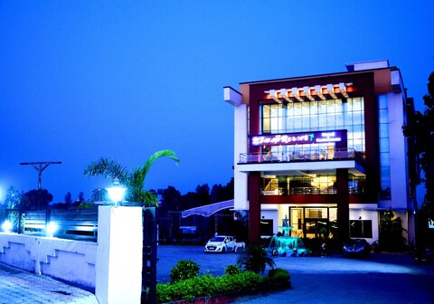 Taraji Resort