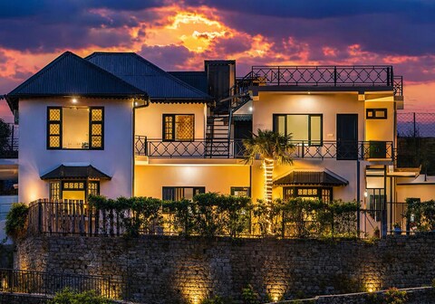 The Dew Drops Villa | Rooms & Kitchen