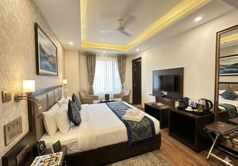 Hotel Rajpath Residency 2 Min Walk From Kaushambi Metro Station