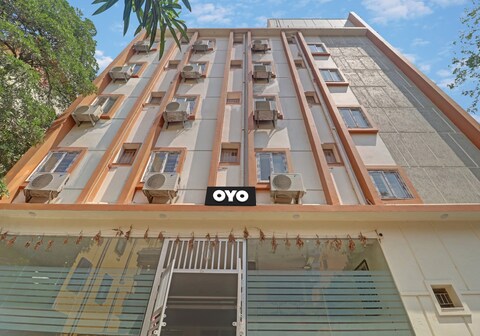 Collection O SS Metro Ritz