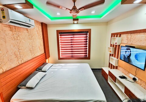 1BHK Entire Condo In A Gated Complex Near Beach