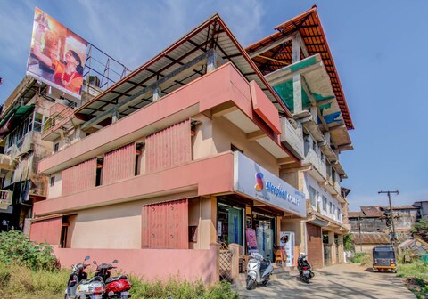 Sri Venkatadri Comforts Homestay | Rooms & Caretaker