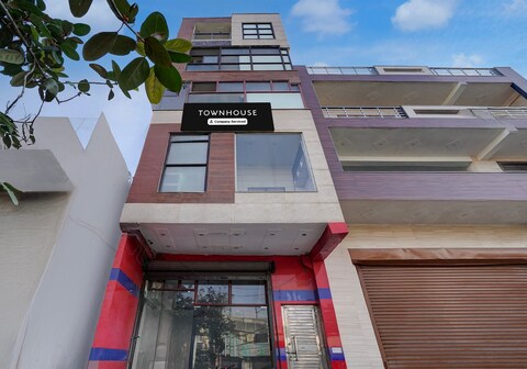 Super Townhouse Johri Enclave Metro Station Formerly Second Home