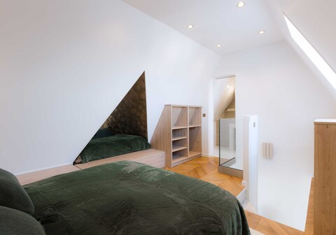 High-end 2 bedroom duplex with parking Place Morny