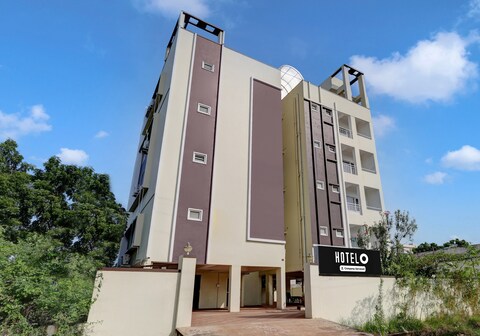 Super Hotel O Ramaraopet Near Kakinada Beach