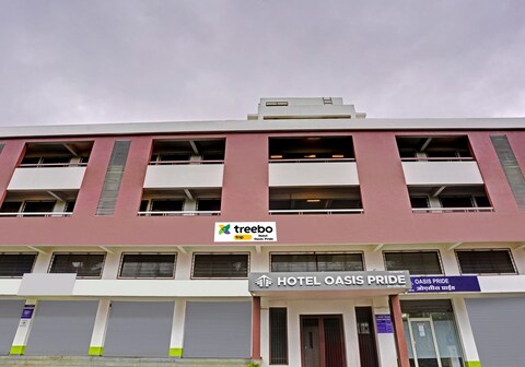 Itsy Hotels Oasis Pride