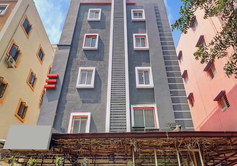 Super Townhouse RCC PARK VIEW INN