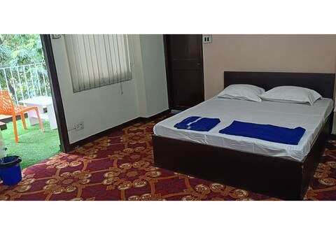 Loudon Inn near Park Street