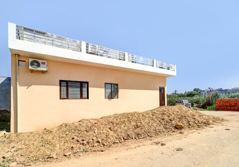 Hotel O Radhey Krishna Bhawan