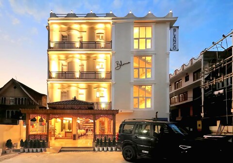 Hotel Blanco - 2mins Drive to Dal Lake
