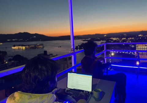 Trip In Hostel |40 Metres from City Palace|