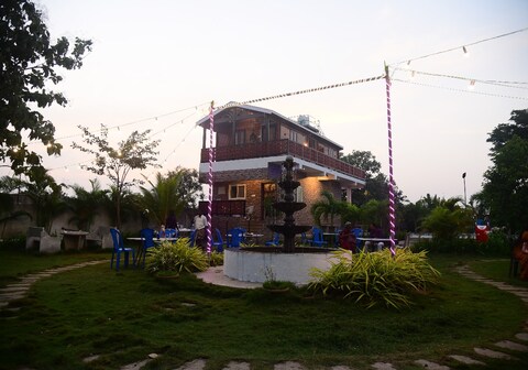 A R FARMHOUSE RESORT