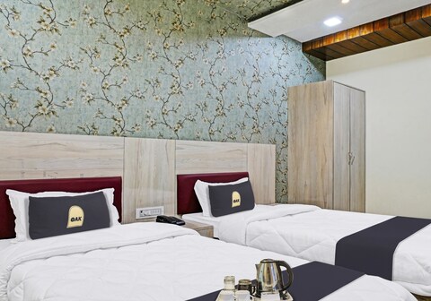 Townhouse OAK Hotel Aditya Residency