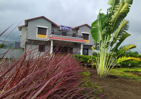 HOTEL THE GRAPE CITY