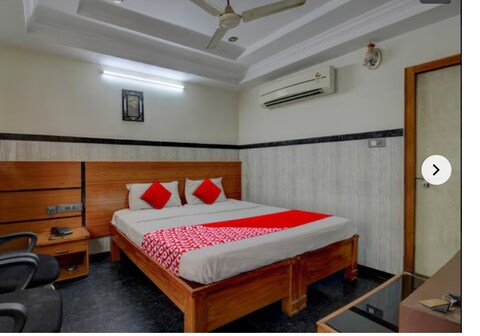 Hotel Yuvaraj Palace