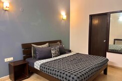cozy room on main road, Delhi cozy room on main road, Delhi