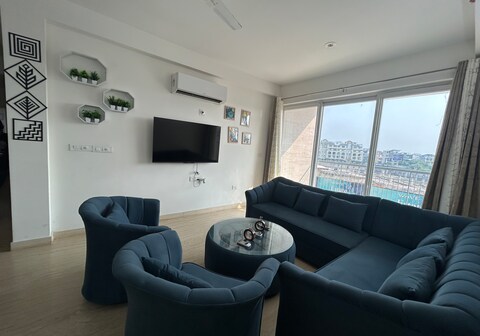 Flat in Wave Estate