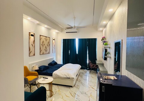 Gaur city center mall