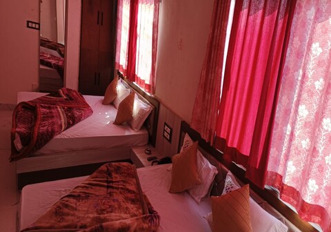 AMBIKA RESTAURENT AND GUEST HOUSE