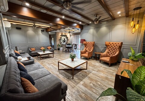 Lake View Penthouse 2BKH in Hyderabad by Homeyhuts