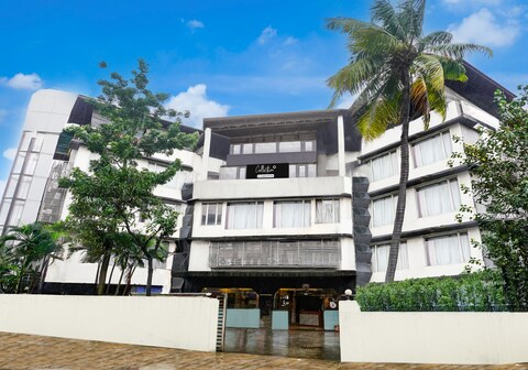 Collection O Lodha Experia Mall Dombiwali Formerly RR Suites