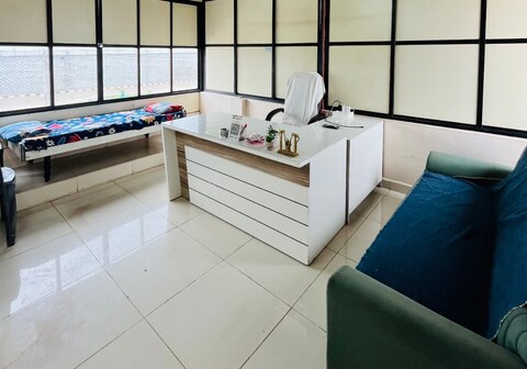 HOTEL THE KRISHNA