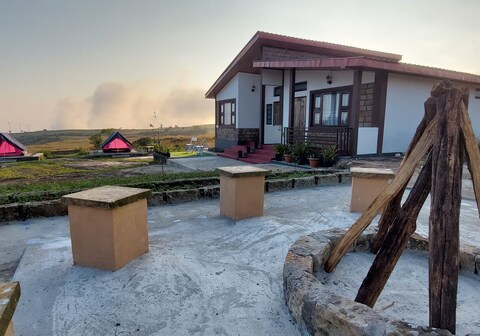 Rockside Resort