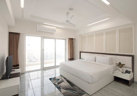 VVIP SUITES THE TROT