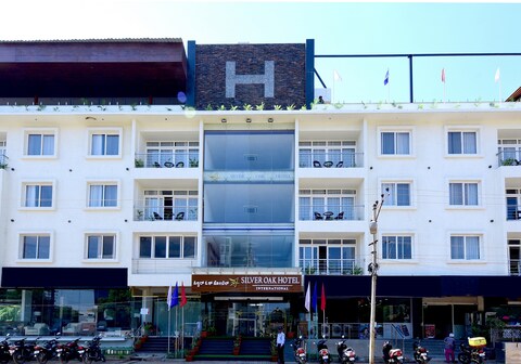 Silver Oak Hotel - Mysore