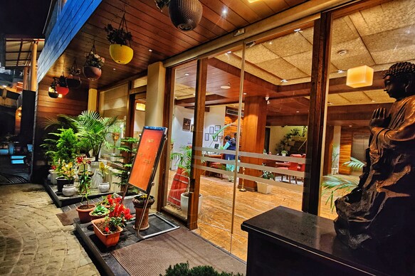 Royale Retreat & Spa near Mall Road