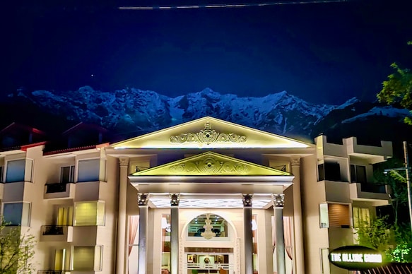 The Allure Grand  A Majestic Riverside Retreat