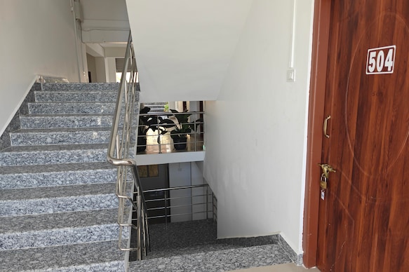 Pahari Restaurant and Lodge