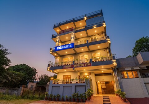 FabHotel Supreme Stay