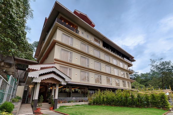 Clarion Hotel De Renees Gangtok ( 5km from MG Marg)