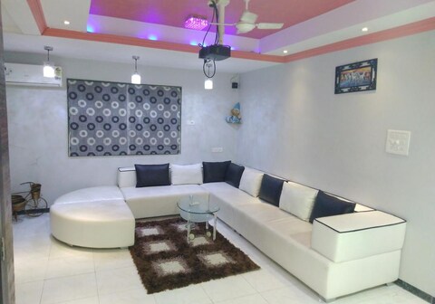 Surat Homestay Villa
