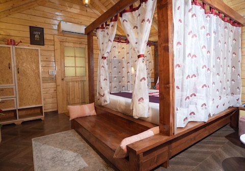 DSR Wodden Cottages