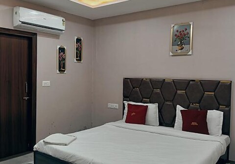 FabHotel Delight Inn