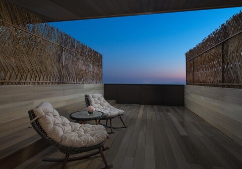 Courtyard Shanghai International Tourism And Resorts Zone