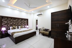 OYO 4897 Hotel The 13een, Chandigarh OYO 4897 Hotel The 13een, Chandigarh