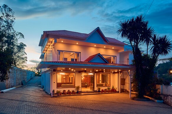 Kemps Cave Ooty