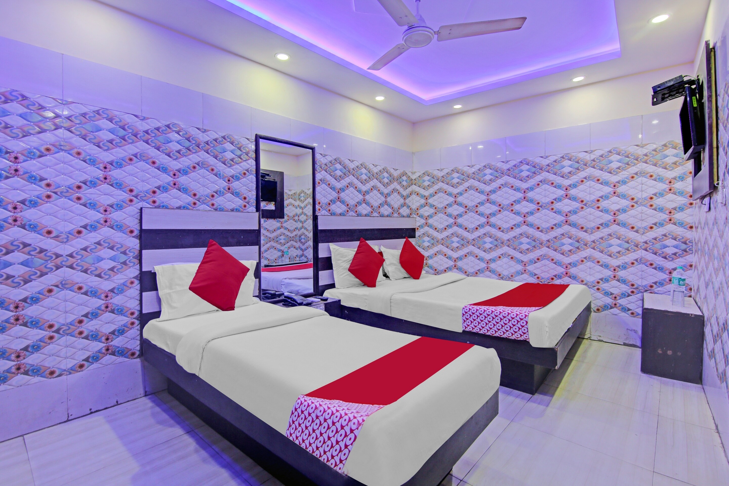 Hotel O Naseeb Near Jama Masjid