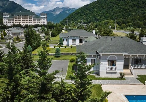 Qafqaz Riverside Hotel